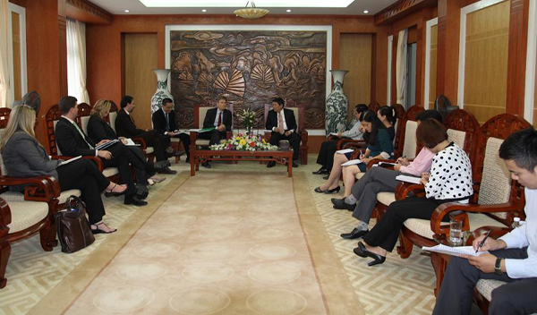 Government Committee for Religious Affairs leader receives  US Assistant Secretary of State for Democracy, Human Rights and Labor